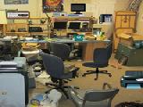 Jouer à Messy office room-2