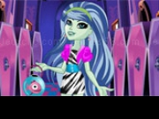 Jouer à Monster High Scarah Screams