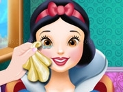 Jouer à Snow White Eye Treatment