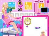 Jouer à Barbie slacking at home