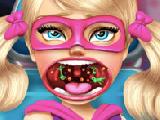 Jouer à Super barbie sister throat doctor