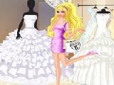 Jouer à Barbie at bridal boutique