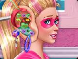 Jouer à Super barbie ear doctor